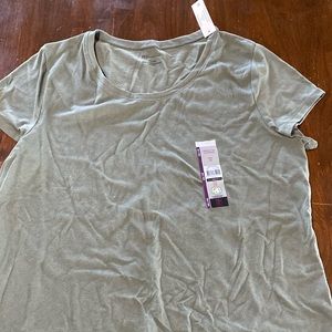 NWT GREEN short sleeve T